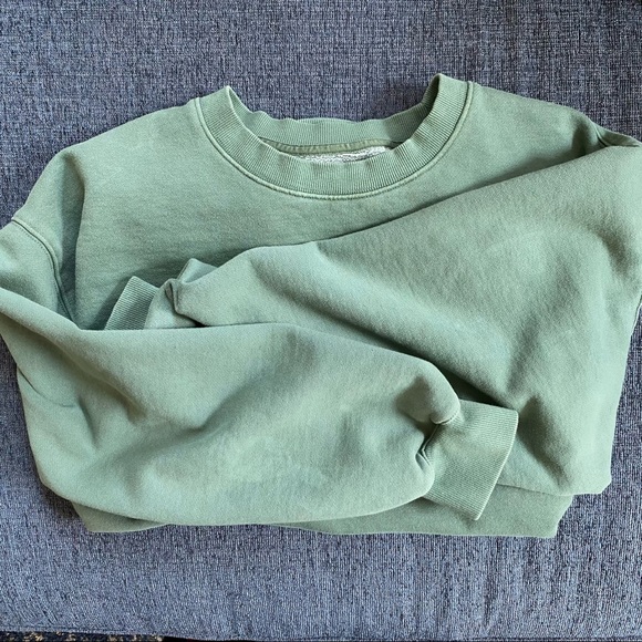 Aritzia Tops - Aritzia Tna Crewneck